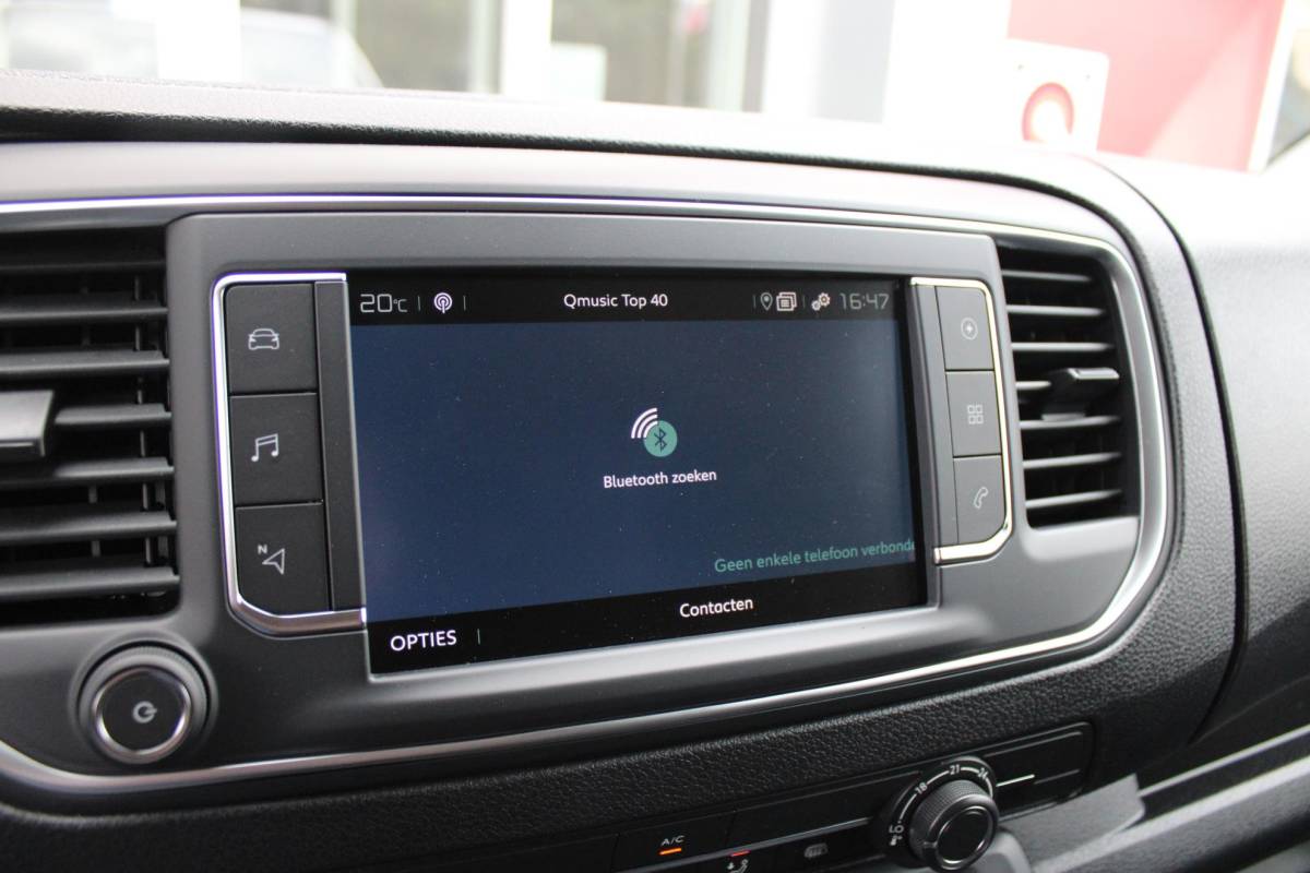 Citroën ë-Jumpy Citroen ë-Jumpy L2 136PK AUTOMAAT 75 kWh | NAVIGATIE 10″ TOUCHSCREEN | ACHTERUITRIJ CAMERA | APPLE CARPLAY/ANDROID AUTO | PARKEERSENSOREN | CRUISE CONTROL | DAB+ RADIO | NIEUWE BUS! | 3-ZITS |