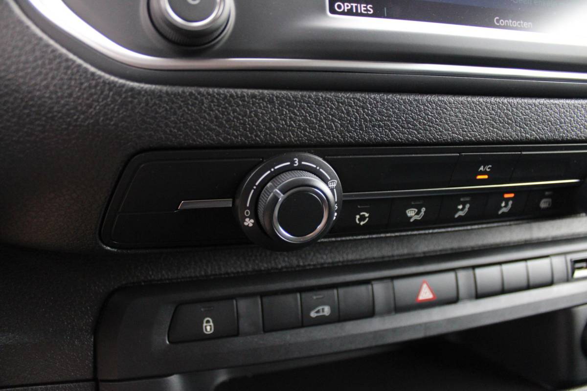 Citroën ë-Jumpy Citroen ë-Jumpy L2 136PK AUTOMAAT 75 kWh | NAVIGATIE 10″ TOUCHSCREEN | ACHTERUITRIJ CAMERA | APPLE CARPLAY/ANDROID AUTO | PARKEERSENSOREN | CRUISE CONTROL | DAB+ RADIO | NIEUWE BUS! | 3-ZITS |