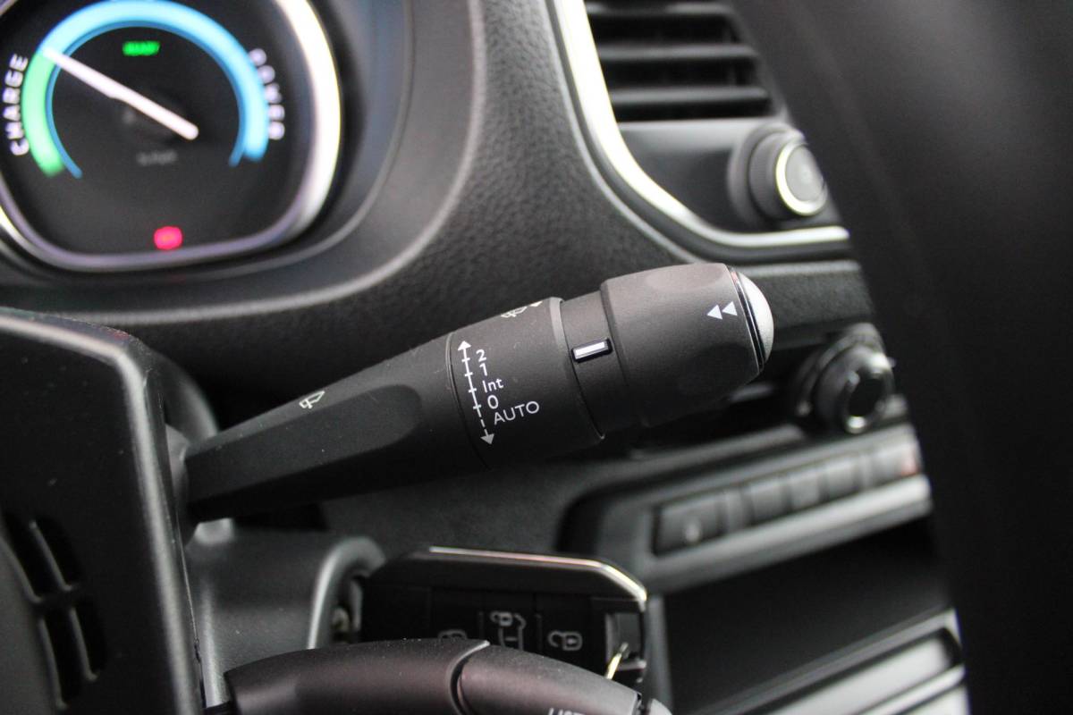 Citroën ë-Jumpy Citroen ë-Jumpy L2 136PK AUTOMAAT 75 kWh | NAVIGATIE 10″ TOUCHSCREEN | ACHTERUITRIJ CAMERA | APPLE CARPLAY/ANDROID AUTO | PARKEERSENSOREN | CRUISE CONTROL | DAB+ RADIO | NIEUWE BUS! | 3-ZITS |