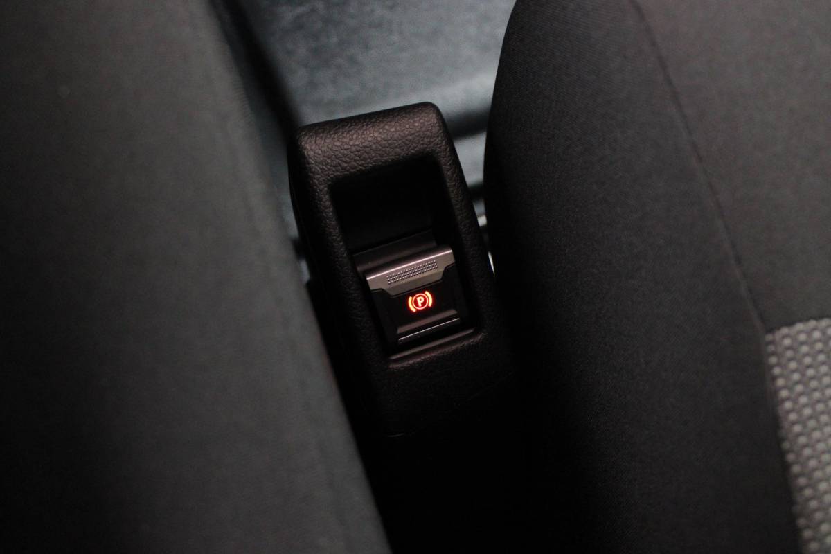 Citroën ë-Jumpy Citroen ë-Jumpy L2 136PK AUTOMAAT 75 kWh | NAVIGATIE 10″ TOUCHSCREEN | ACHTERUITRIJ CAMERA | APPLE CARPLAY/ANDROID AUTO | PARKEERSENSOREN | CRUISE CONTROL | DAB+ RADIO | NIEUWE BUS! | 3-ZITS |