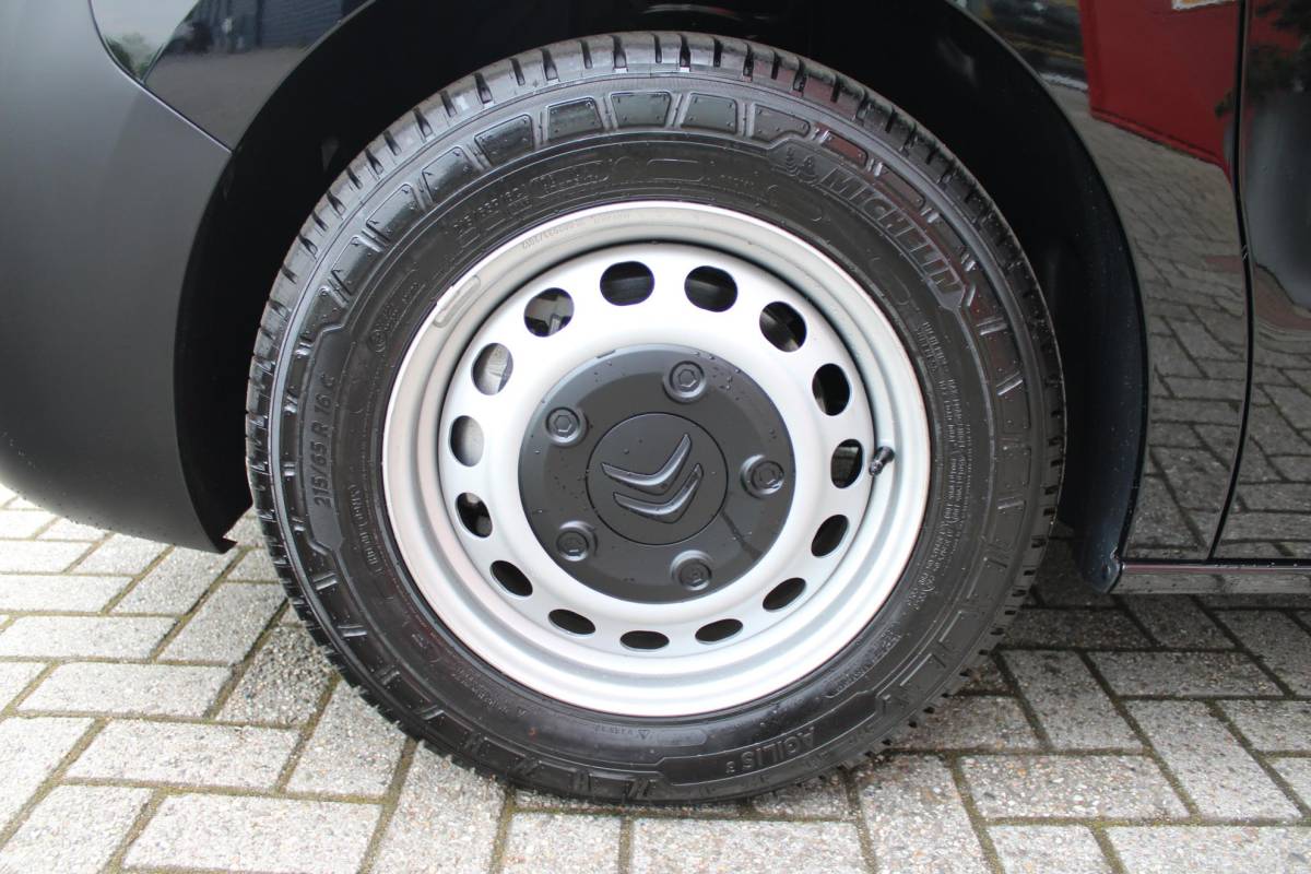 Citroën ë-Jumpy Citroen ë-Jumpy L2 136PK AUTOMAAT 75 kWh | NAVIGATIE 10″ TOUCHSCREEN | ACHTERUITRIJ CAMERA | APPLE CARPLAY/ANDROID AUTO | PARKEERSENSOREN | CRUISE CONTROL | DAB+ RADIO | NIEUWE BUS! | 3-ZITS |