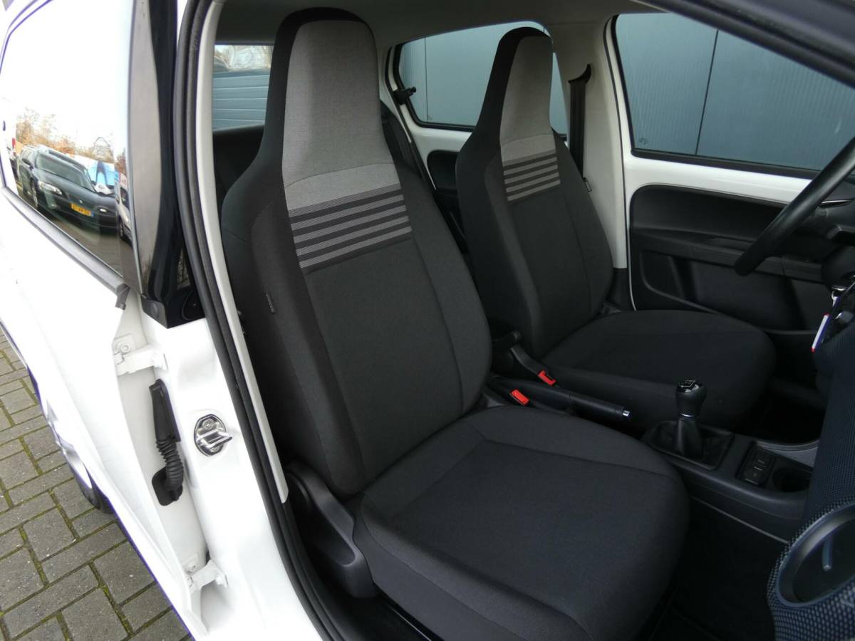Volkswagen up! Volkswagen Up! 1.0 75 PK Move Up! | AIRCO | 127000 KM!!!