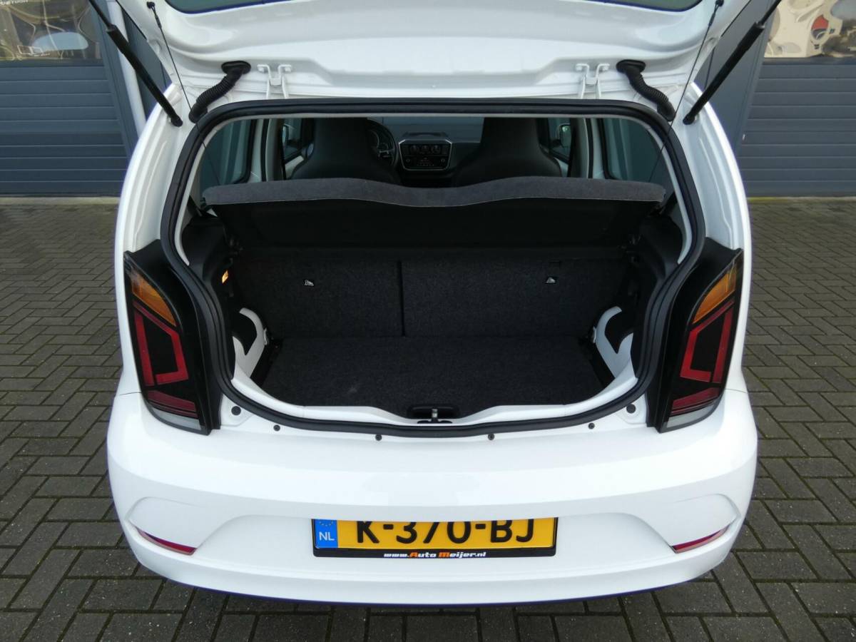 Volkswagen up! Volkswagen Up! 1.0 75 PK Move Up! | AIRCO | 127000 KM!!!