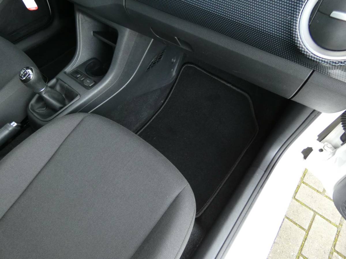 Volkswagen up! Volkswagen Up! 1.0 75 PK Move Up! | AIRCO | 127000 KM!!!