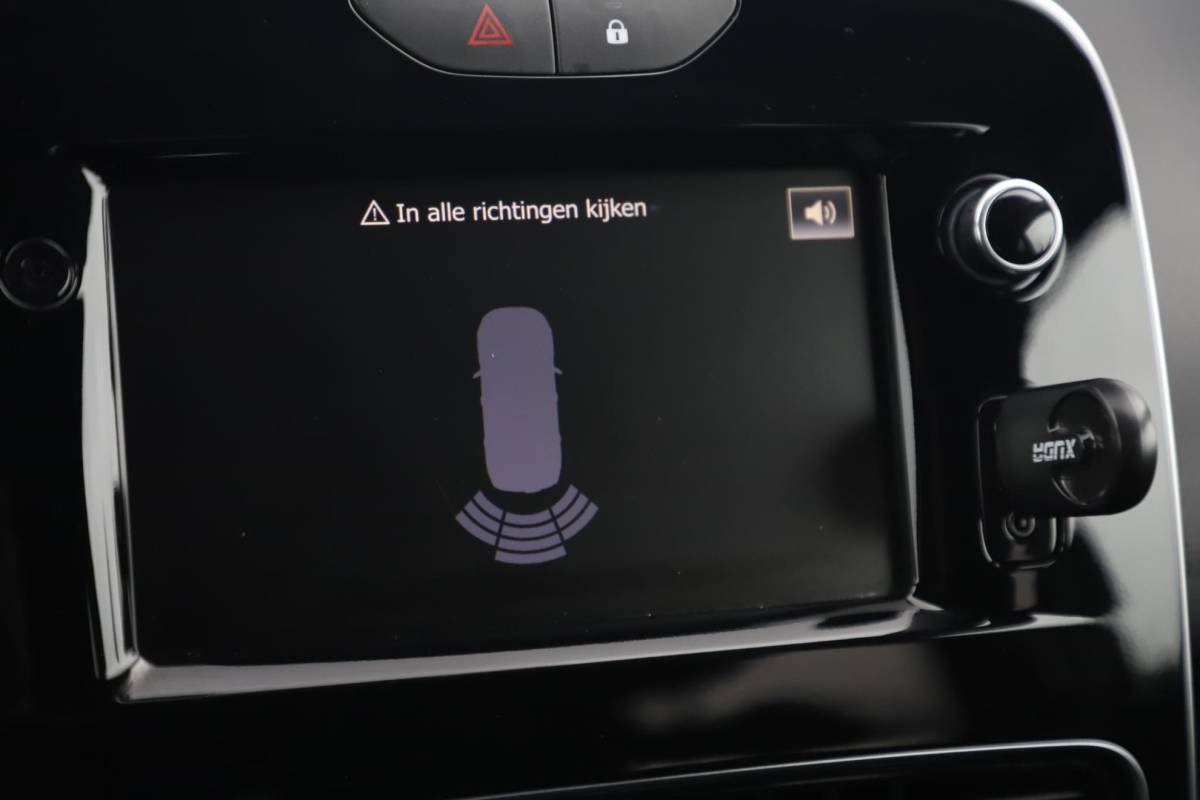 Renault Clio Renault Clio Estate 0.9 TCe Limited Nardo Grey 16 inch LMV Keyless Navigatie Carplay Airco Cruise Control