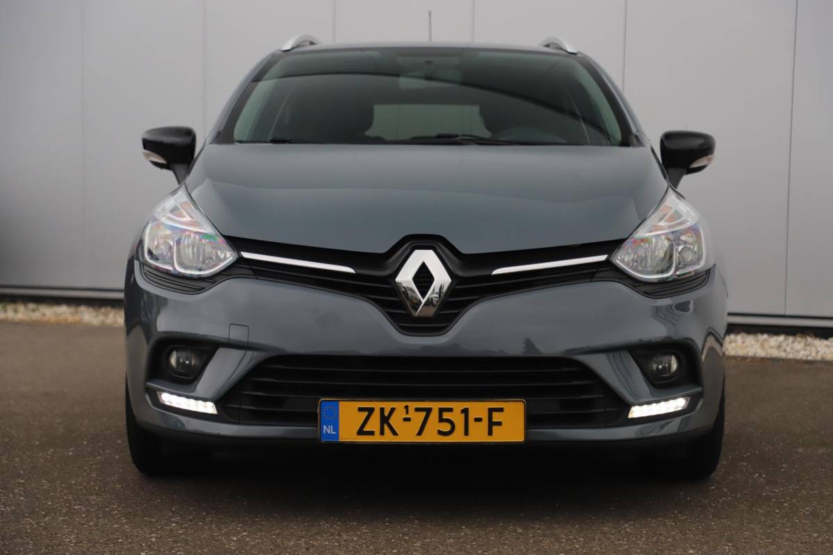 Renault Clio Renault Clio Estate 0.9 TCe Limited Nardo Grey 16 inch LMV Keyless Navigatie Carplay Airco Cruise Control