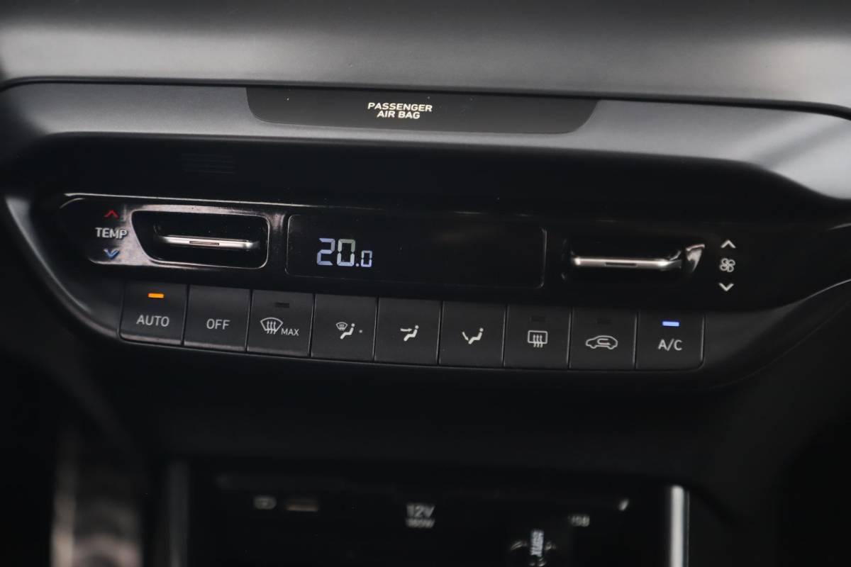 Hyundai Bayon Hyundai Bayon 1.0 T-GDI Premium Navigatie Achteruitrijcamera Carplay Android Stuur & Stoelverwarming Rijstrooksensor