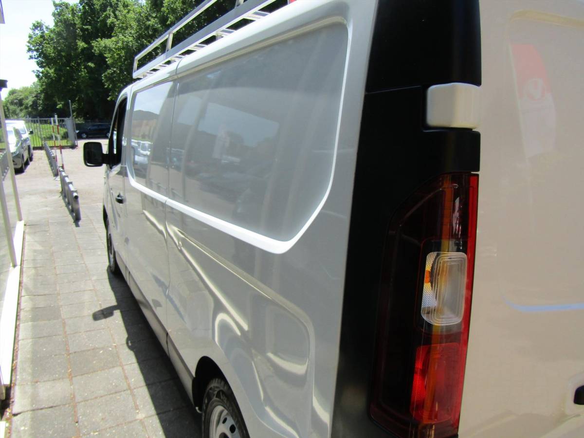 Opel Vivaro Opel Vivaro 1.6 120 pk LENGTE 2  NAVI  BLUETOOTH €10.900 EX. BTW