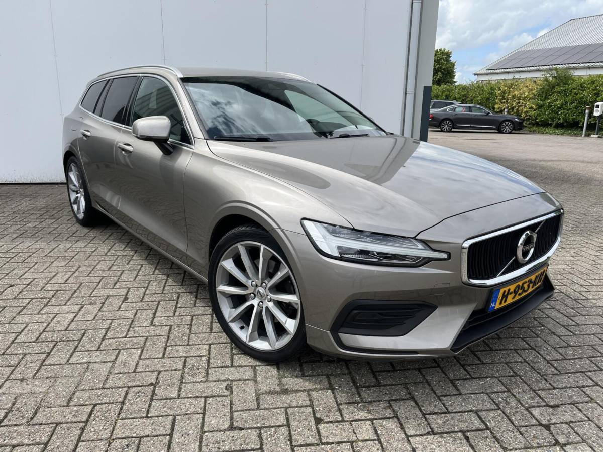 Volvo V60 Volvo V60 2.0 T4 Mom.|ACC|PAS V/A|Blis|19″|