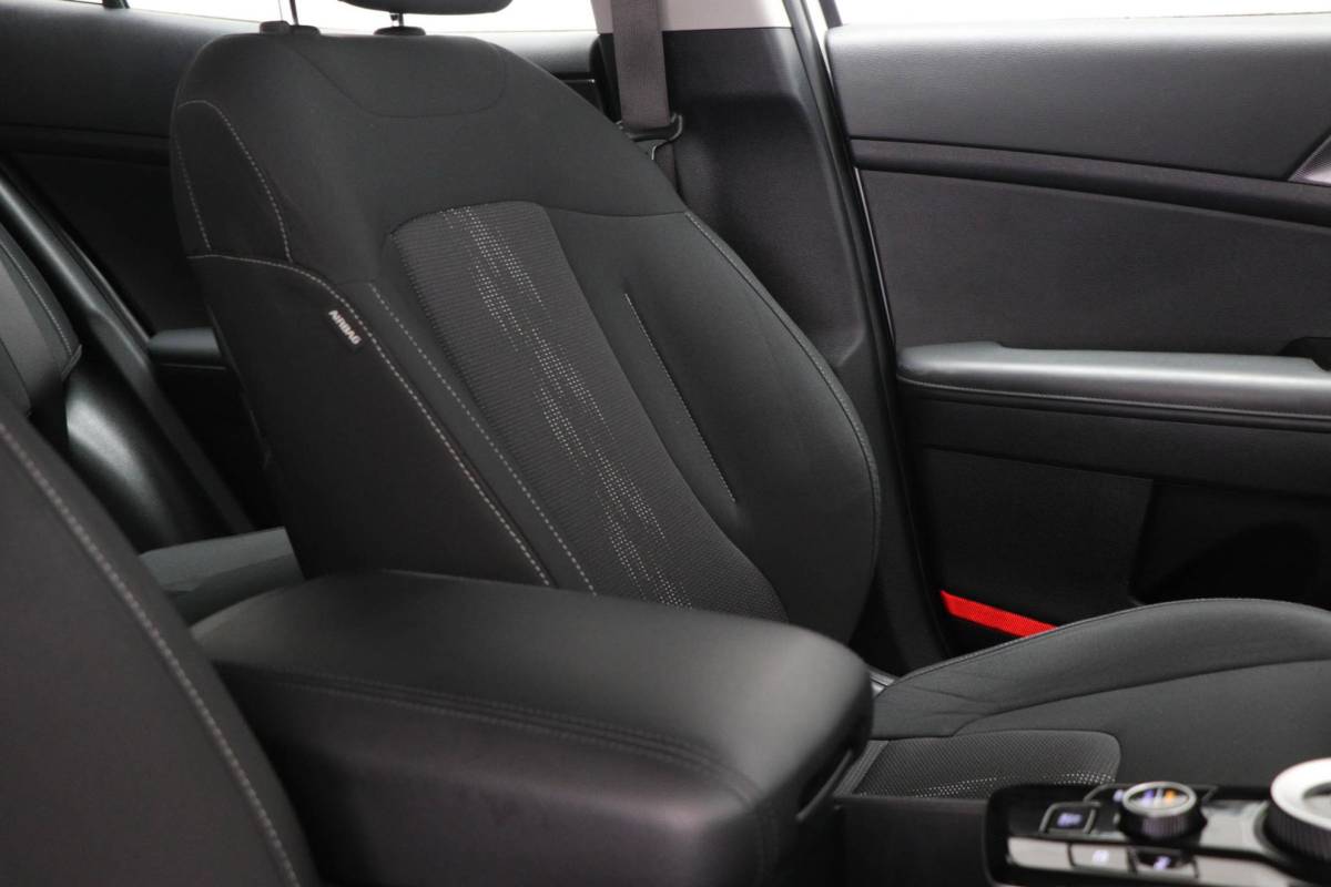 Kia Sportage Kia Sportage 1.6 T-GDi Plug-in Hybrid AWD DynamicLine | DAB | APPLE | CAMERA | TREKHAAK