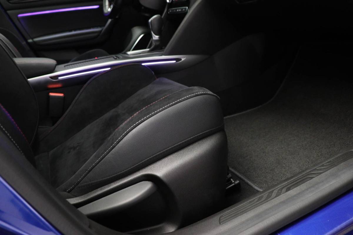 Renault Mégane Renault Megane 1.6 Plug-In Hybrid 160 R.S. Line | PANORAMADAK | LED | DAB | APPLE | CAMERA | 18″