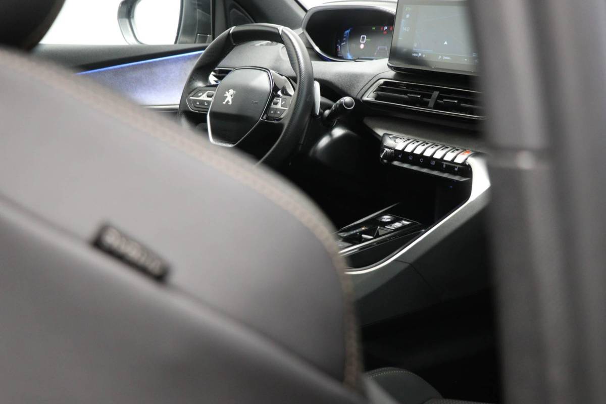 Peugeot 3008 Peugeot 3008 1.6 HYbrid4 300 GT | PANORAMADAK | STOELVERWARMING | DAB | APPLE | CAMERA