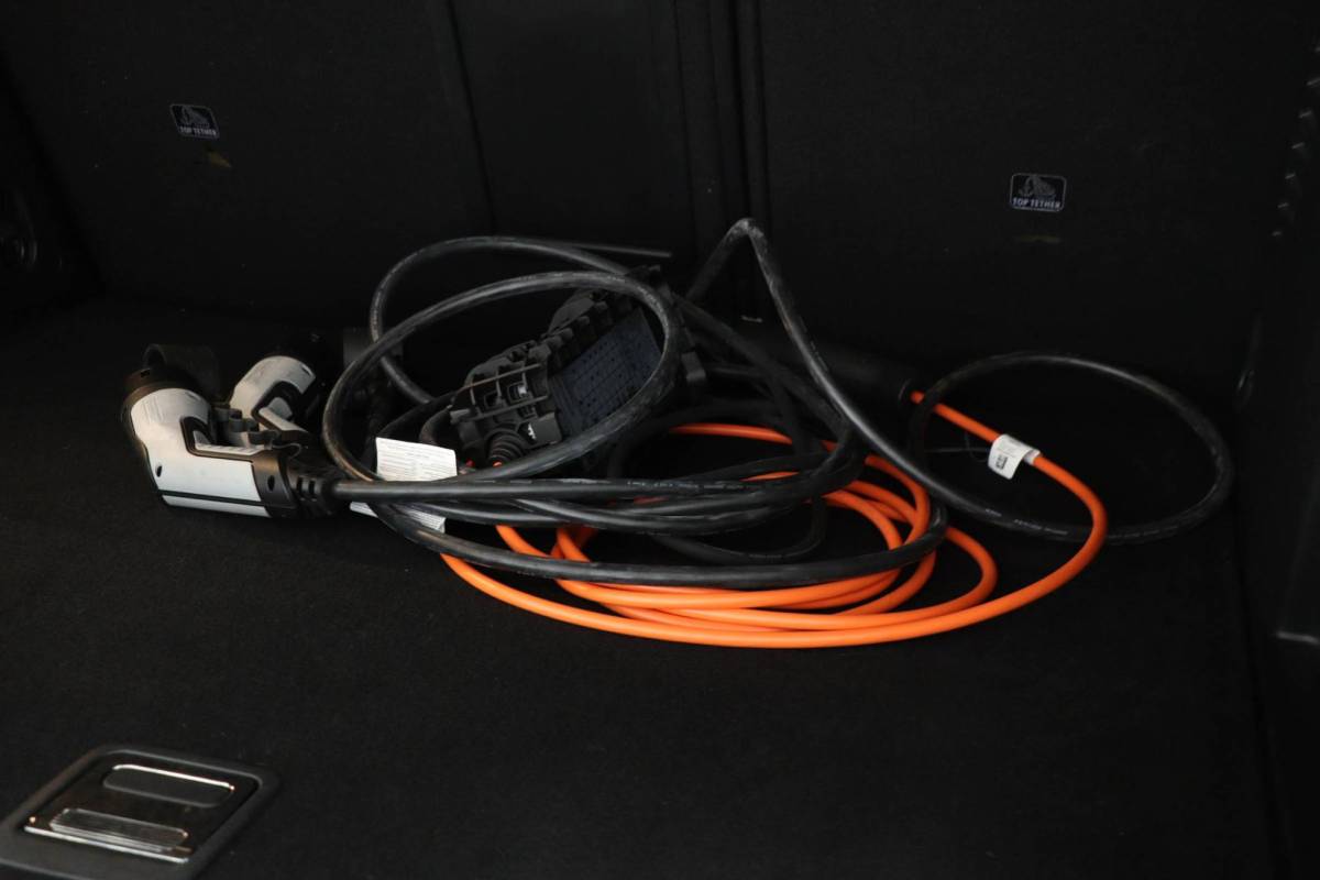 Peugeot 3008 Peugeot 3008 1.6 HYbrid4 300 GT | PANORAMADAK | STOELVERWARMING | DAB | APPLE | CAMERA