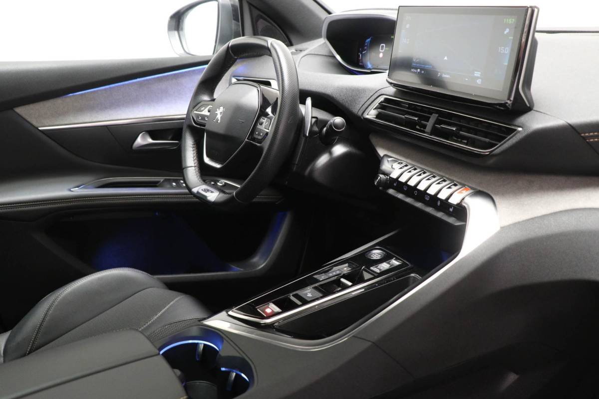 Peugeot 3008 Peugeot 3008 1.6 HYbrid4 300 GT | PANORAMADAK | STOELVERWARMING | DAB | APPLE | CAMERA