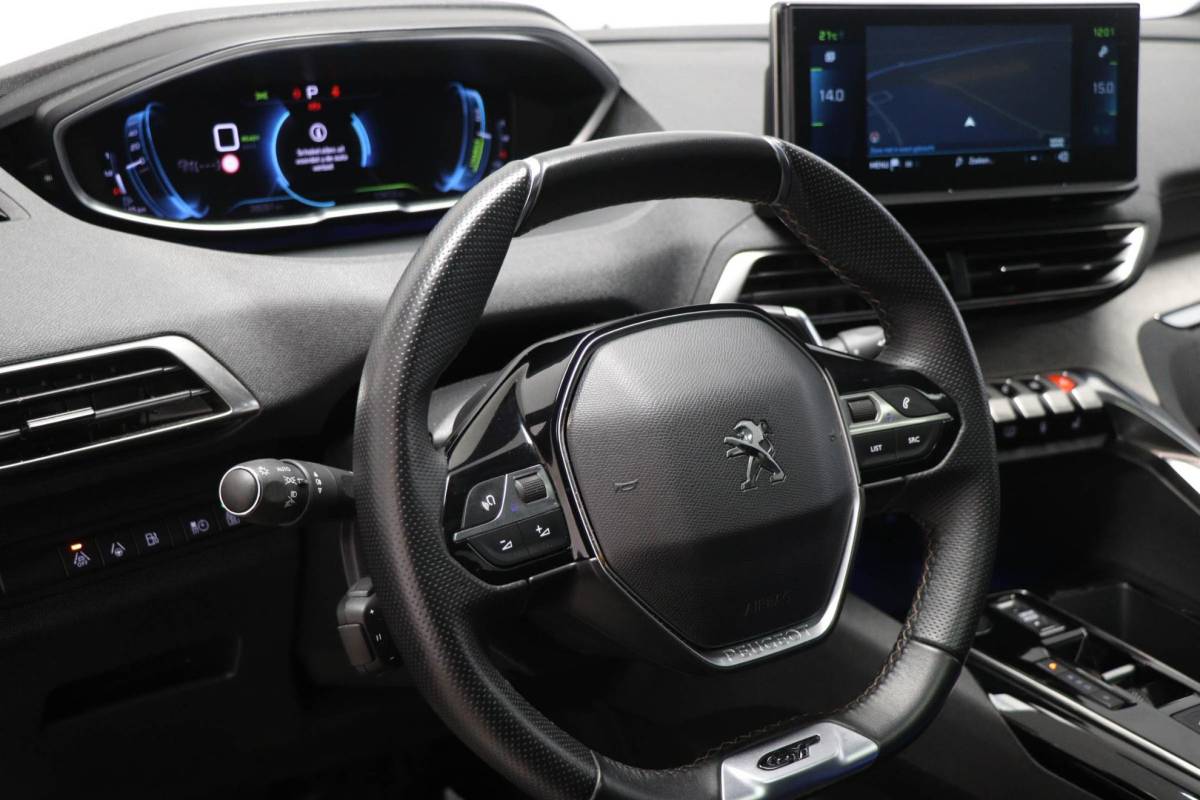 Peugeot 3008 Peugeot 3008 1.6 HYbrid4 300 GT | PANORAMADAK | STOELVERWARMING | DAB | APPLE | CAMERA