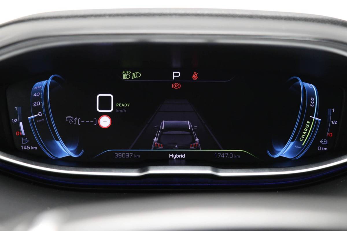 Peugeot 3008 Peugeot 3008 1.6 HYbrid4 300 GT | PANORAMADAK | STOELVERWARMING | DAB | APPLE | CAMERA