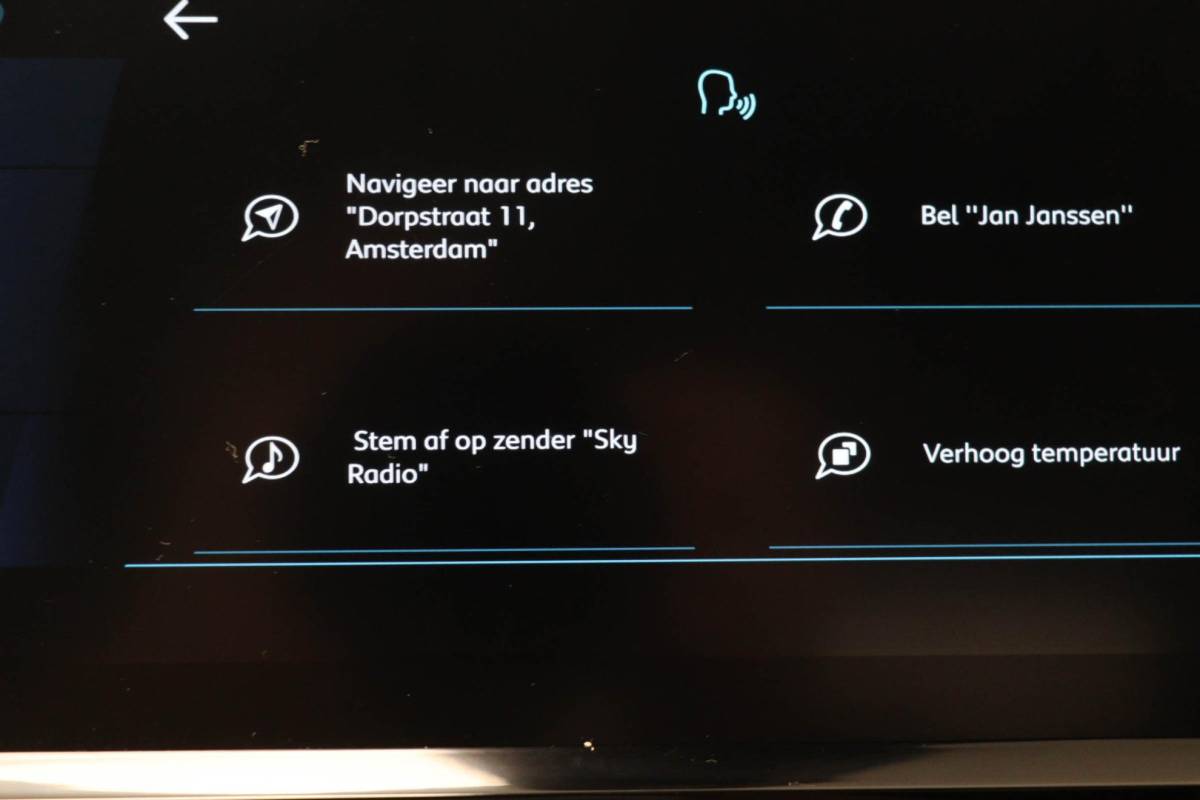 Peugeot 3008 Peugeot 3008 1.6 HYbrid4 300 GT | PANORAMADAK | STOELVERWARMING | DAB | APPLE | CAMERA