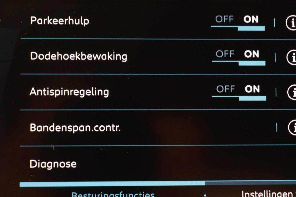 Peugeot 3008 Peugeot 3008 1.6 HYbrid4 300 GT | PANORAMADAK | STOELVERWARMING | DAB | APPLE | CAMERA