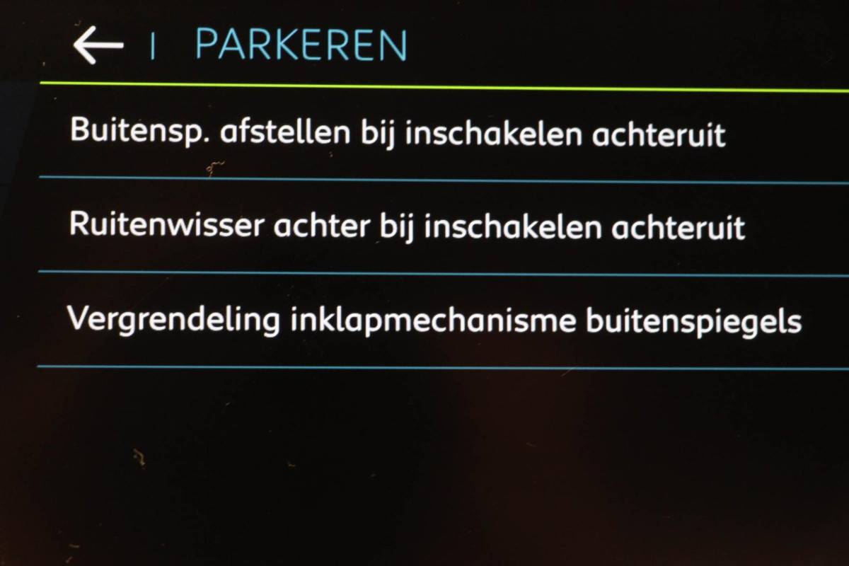 Peugeot 3008 Peugeot 3008 1.6 HYbrid4 300 GT | PANORAMADAK | STOELVERWARMING | DAB | APPLE | CAMERA