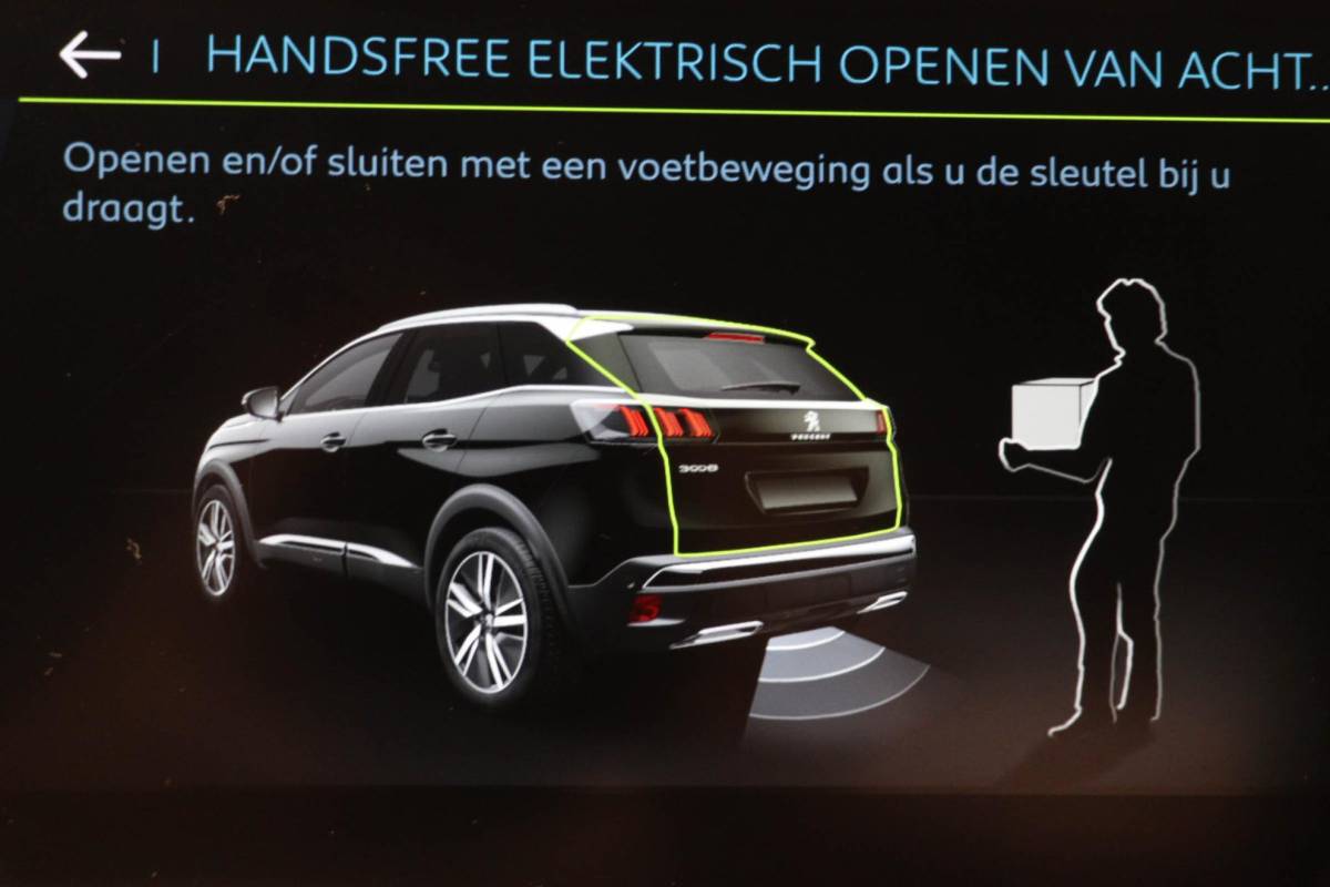 Peugeot 3008 Peugeot 3008 1.6 HYbrid4 300 GT | PANORAMADAK | STOELVERWARMING | DAB | APPLE | CAMERA