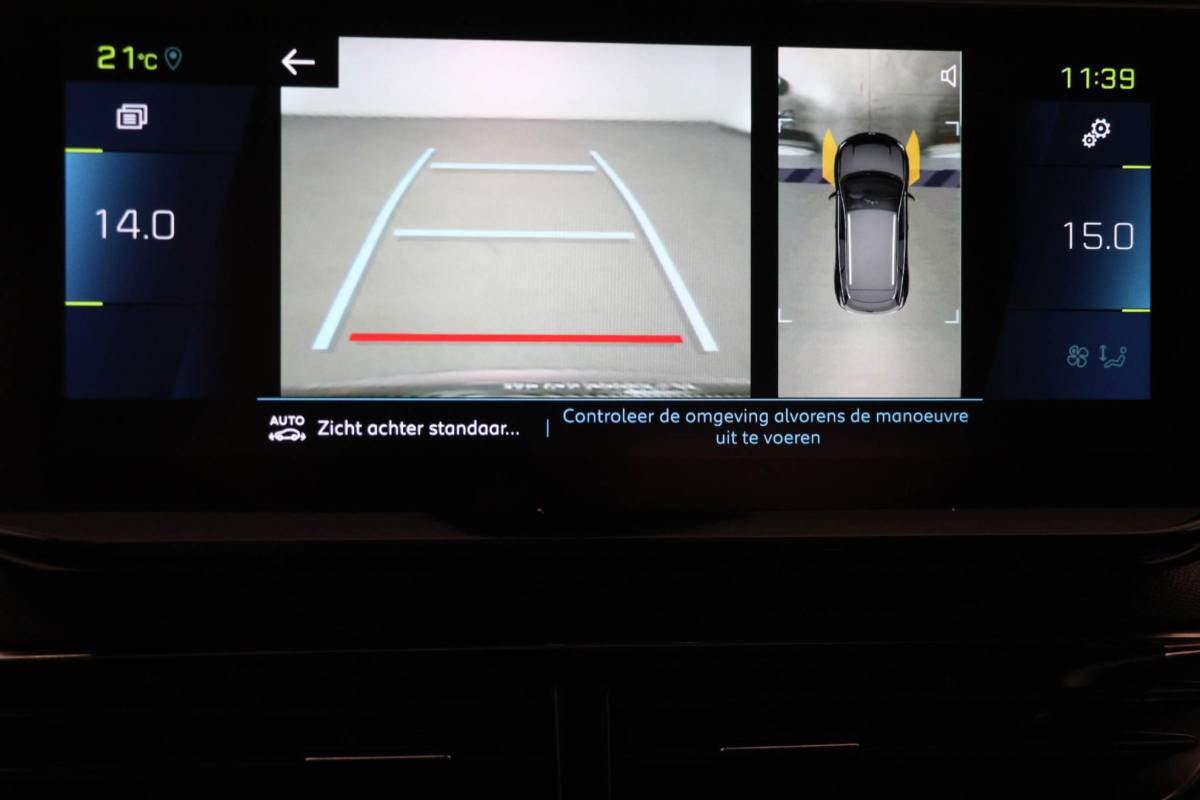 Peugeot 3008 Peugeot 3008 1.6 HYbrid4 300 GT | PANORAMADAK | STOELVERWARMING | DAB | APPLE | CAMERA