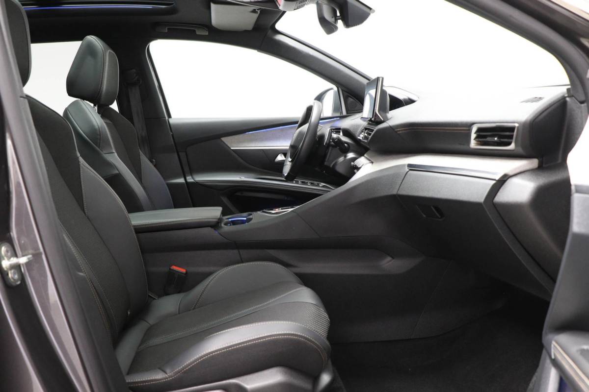 Peugeot 3008 Peugeot 3008 1.6 HYbrid4 300 GT | PANORAMADAK | STOELVERWARMING | DAB | APPLE | CAMERA