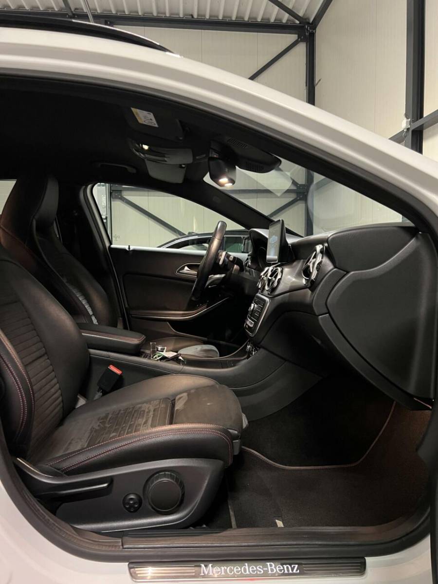 Mercedes-Benz GLA Mercedes GLA-klasse 180 AMG Navi Camera Cruise Climate PDC