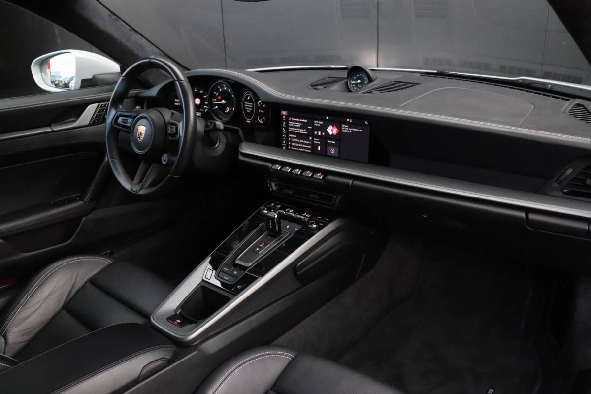 Porsche 911 Porsche 911 3.0 Carrera 4 S | PDK | LEDER | MEMORY | SPORT CHRONO | SCHUIFDAK | CAMERA |
