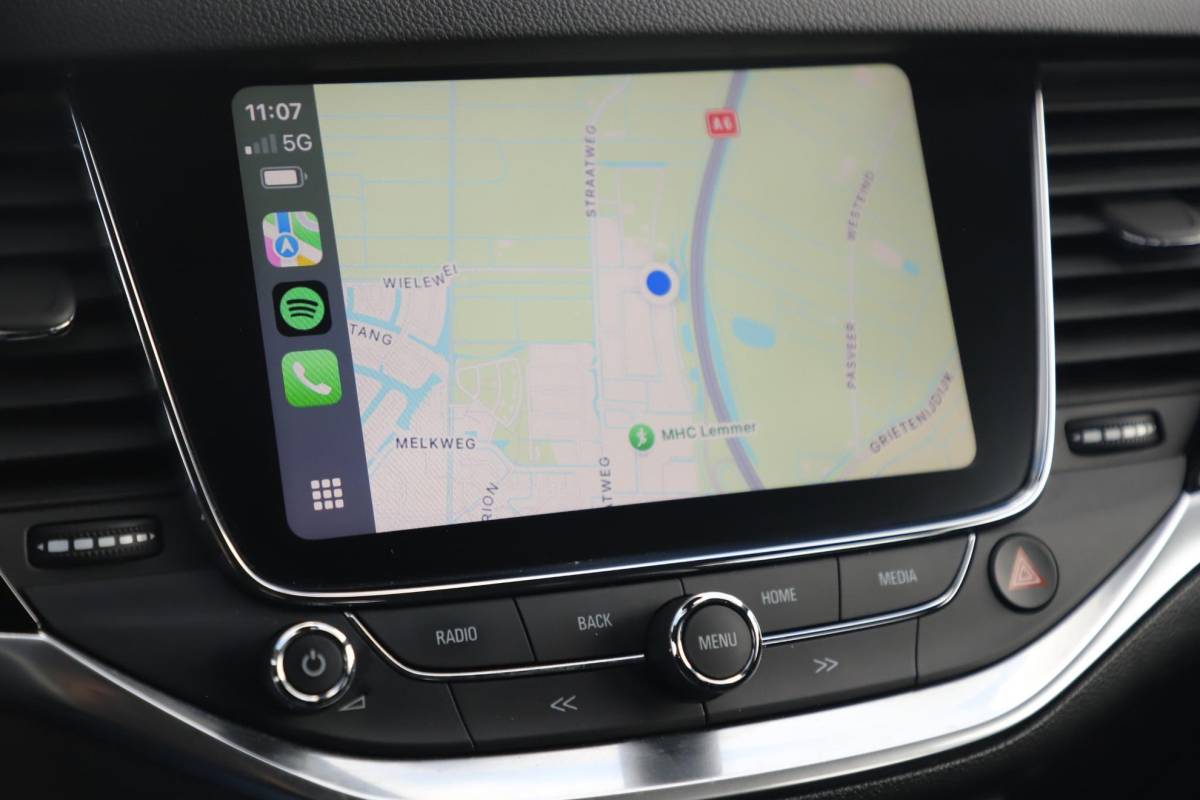Opel Astra Opel Astra Sports Tourer 1.0 Turbo Business Executive 105PK 16 inch LMV Climate Cruise Control Sportstoelen Navigatie Carplay Android Elektrische Achterklep
