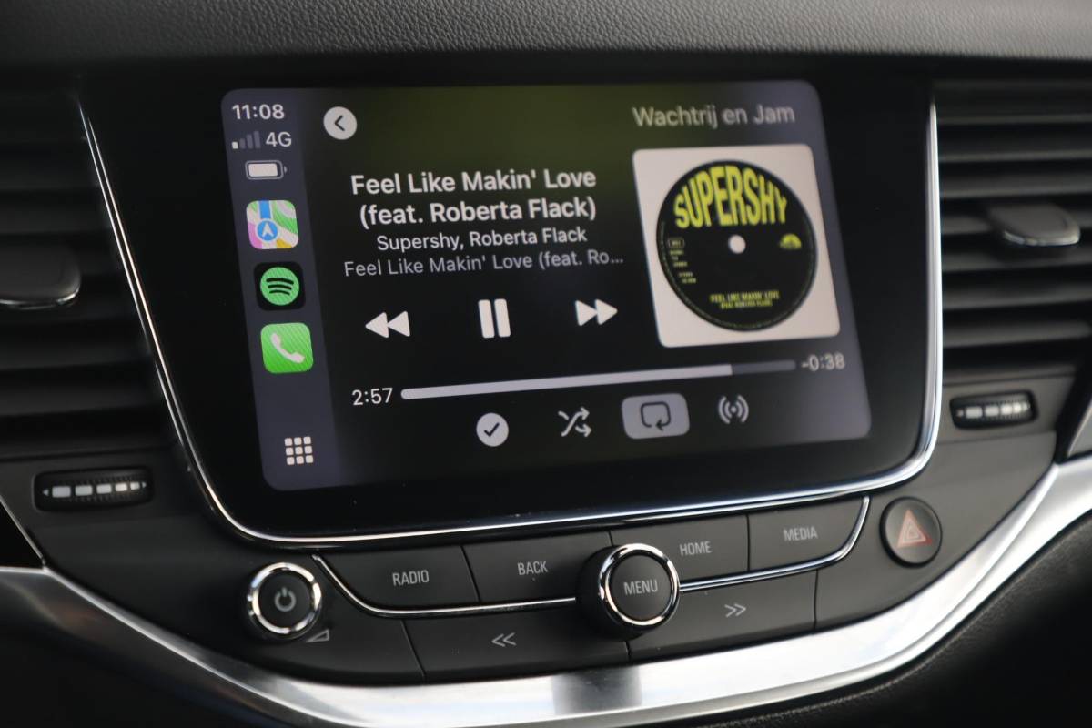 Opel Astra Opel Astra Sports Tourer 1.0 Turbo Business Executive 105PK 16 inch LMV Climate Cruise Control Sportstoelen Navigatie Carplay Android Elektrische Achterklep