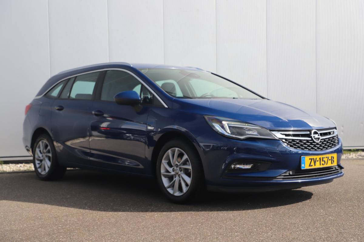 Opel Astra Opel Astra Sports Tourer 1.0 Turbo Business Executive 105PK 16 inch LMV Climate Cruise Control Sportstoelen Navigatie Carplay Android Elektrische Achterklep