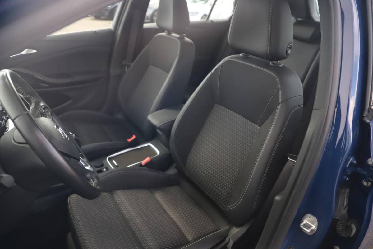 Opel Astra Opel Astra Sports Tourer 1.0 Turbo Business Executive 105PK 16 inch LMV Climate Cruise Control Sportstoelen Navigatie Carplay Android Elektrische Achterklep