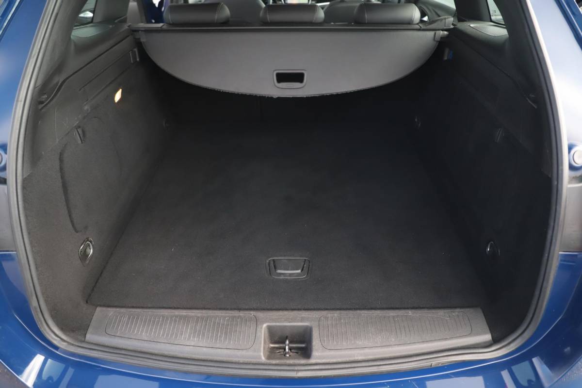 Opel Astra Opel Astra Sports Tourer 1.0 Turbo Business Executive 105PK 16 inch LMV Climate Cruise Control Sportstoelen Navigatie Carplay Android Elektrische Achterklep