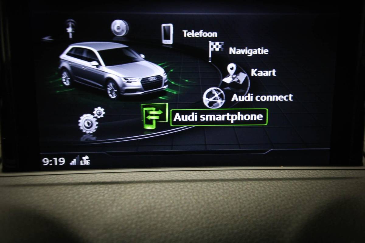 Audi A3 Audi A3 Sportback 30 TFSI Advance | VIRTUAL COCKPIT | LED | LEDER | CLIMA | CRUISE | NAVI | B&O | PDC | 18″