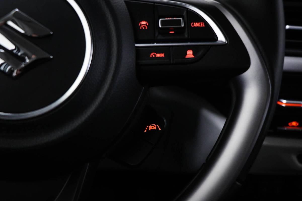 Suzuki Swift Suzuki Swift 1.2 Style Smart Hybrid | STOELVERWARMING | DAB | APPLE | CAMERA