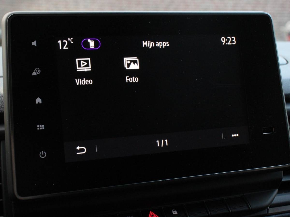 Renault Trafic Renault Trafic 2.0 Blue dC1 150 EDC T29 L2H1 Extra Dubbele Cabine  | Navigatie | Airco | Lichtmetalen velgen | Betimmering | Trekhaak | Camera | Parkeer sensoren | Dab