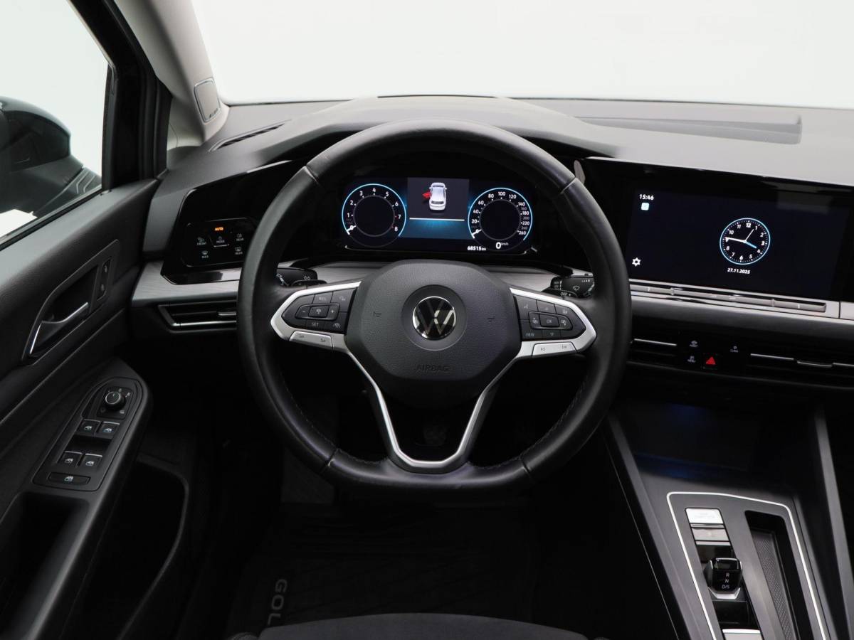 Volkswagen Golf Volkswagen Golf 1.5 eTSi 150 Pk Automaat Style | Panoramadak | Trekhaak | Camera | Ergo Active Stoelen | Winterpakket | Head-Up | 68.514 Km!!