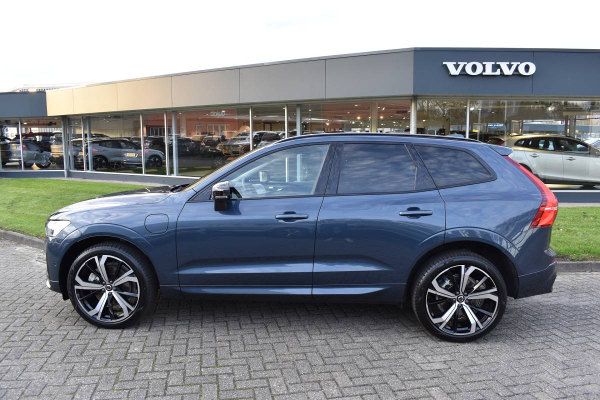 Volvo XC60 Volvo XC60 T8 AWD 455PK Plug-in Hybrid Ultra Dark | B&W | Luchtvering | HUD | Massage | Trekhaak | Stoelkoeling |
