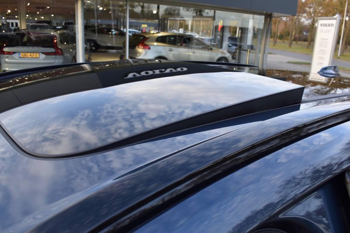 Volvo XC60 Volvo XC60 T8 AWD 455PK Plug-in Hybrid Ultra Dark | B&W | Luchtvering | HUD | Massage | Trekhaak | Stoelkoeling |