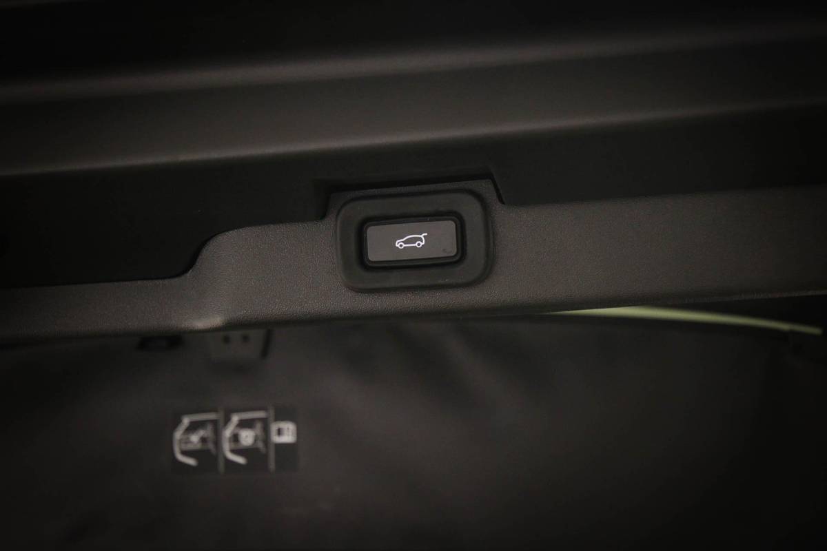 Land Rover Discovery Land Rover Discovery 3.0 D300 R-Dynamic HSE 7p. | PANORAMADAK | DAB | APPLE | 360 CAMERA | TREKHAAK EL. | 22″ | COLD / HOT CLIMATE- PACK