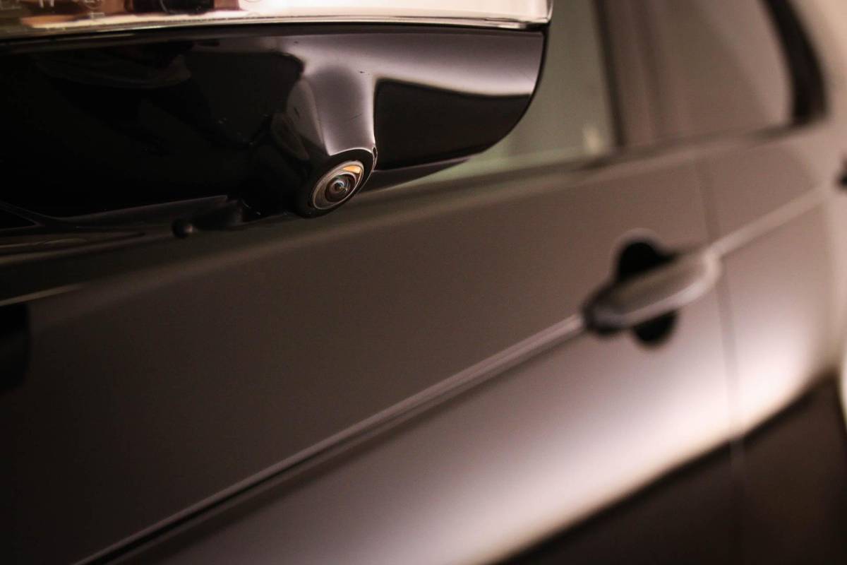 Land Rover Discovery Land Rover Discovery 3.0 D300 R-Dynamic HSE 7p. | PANORAMADAK | DAB | APPLE | 360 CAMERA | TREKHAAK EL. | 22″ | COLD / HOT CLIMATE- PACK