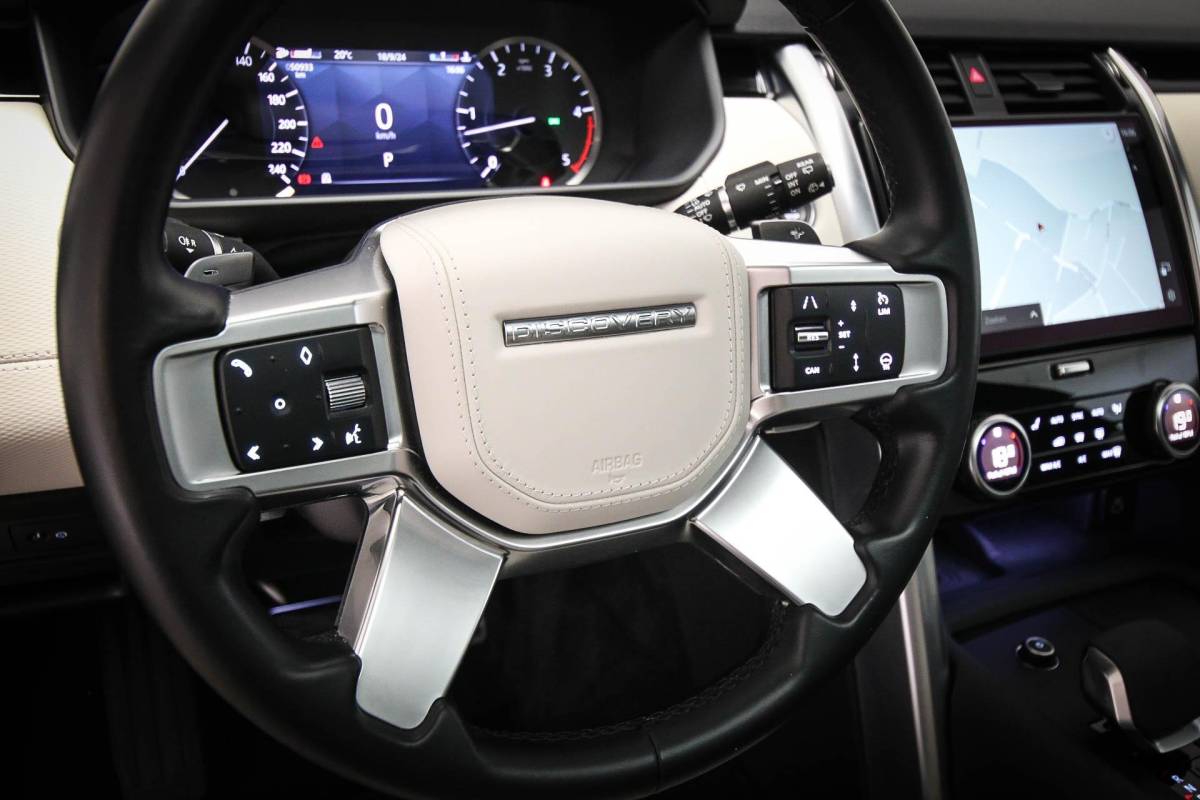 Land Rover Discovery Land Rover Discovery 3.0 D300 R-Dynamic HSE 7p. | PANORAMADAK | DAB | APPLE | 360 CAMERA | TREKHAAK EL. | 22″ | COLD / HOT CLIMATE- PACK