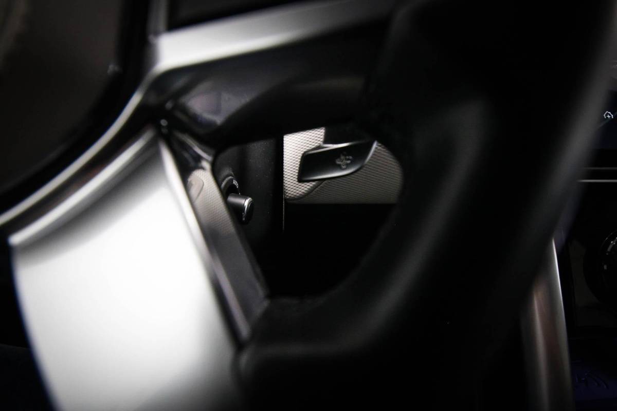 Land Rover Discovery Land Rover Discovery 3.0 D300 R-Dynamic HSE 7p. | PANORAMADAK | DAB | APPLE | 360 CAMERA | TREKHAAK EL. | 22″ | COLD / HOT CLIMATE- PACK