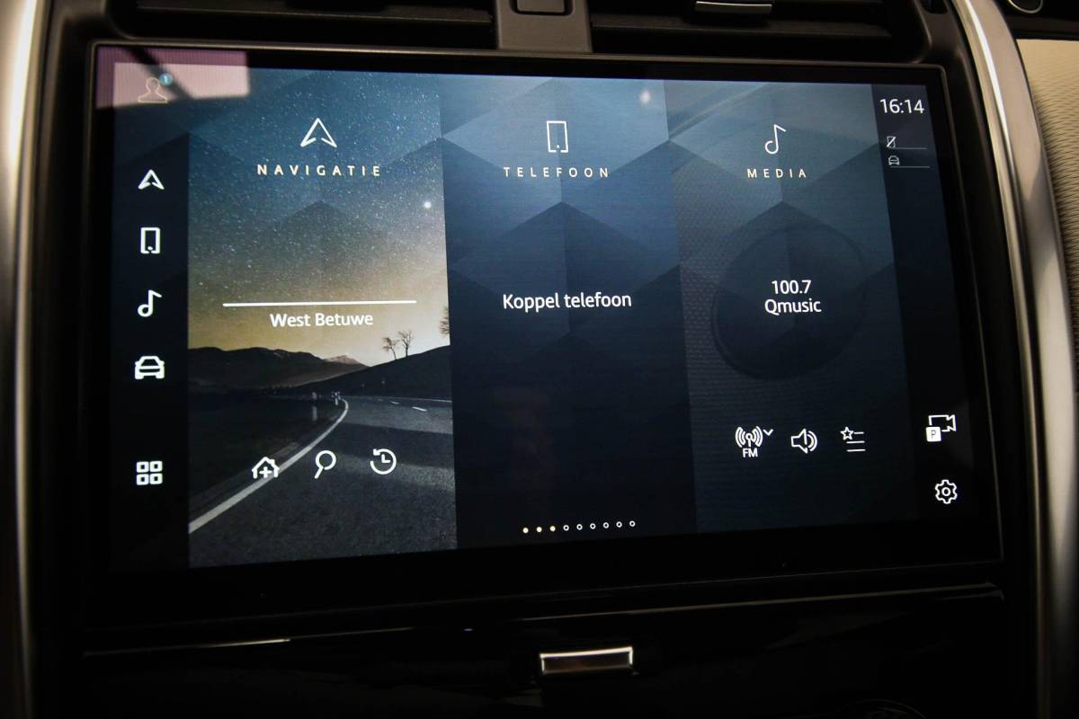 Land Rover Discovery Land Rover Discovery 3.0 D300 R-Dynamic HSE 7p. | PANORAMADAK | DAB | APPLE | 360 CAMERA | TREKHAAK EL. | 22″ | COLD / HOT CLIMATE- PACK