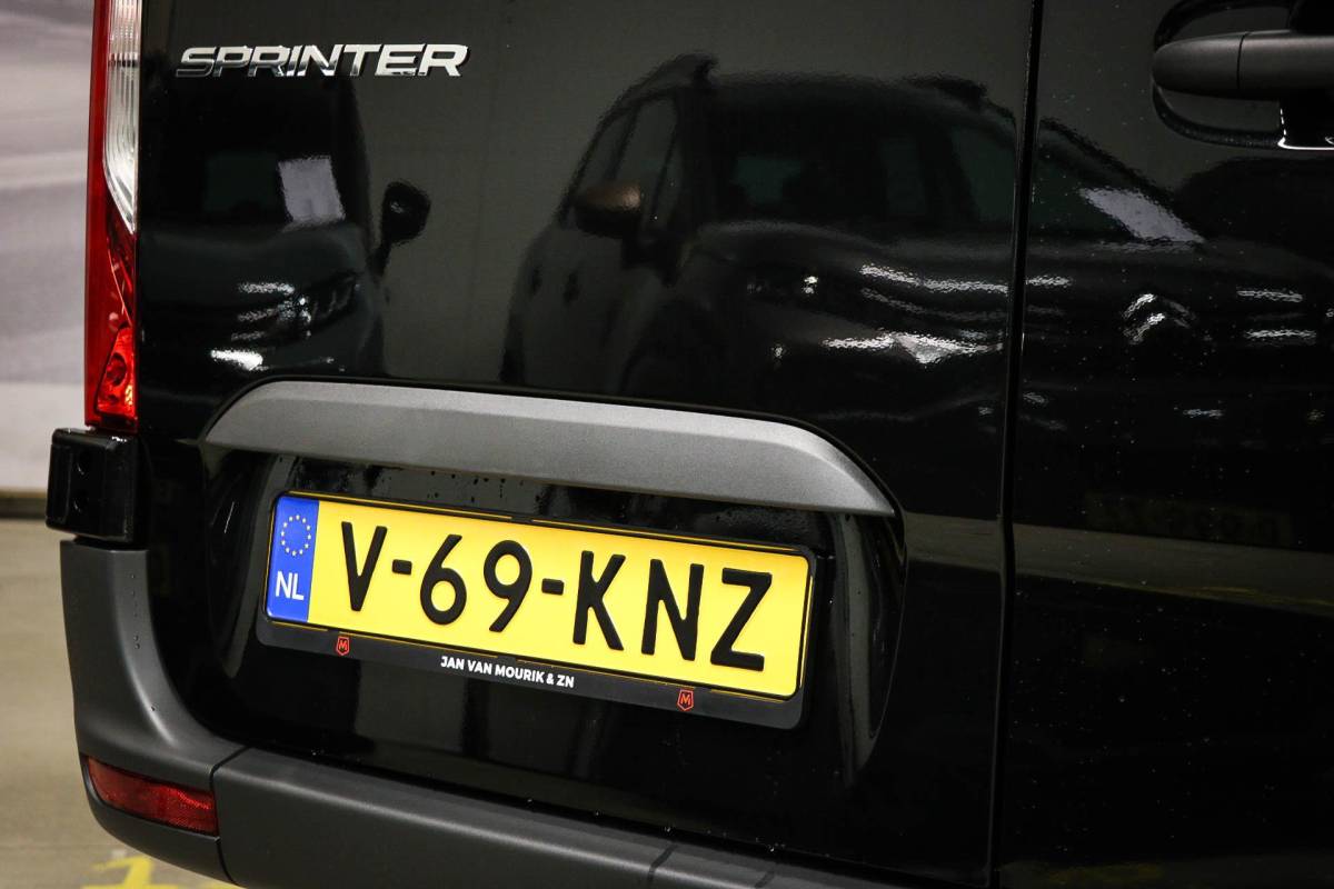 Mercedes-Benz Sprinter Mercedes-Benz Sprinter 319 1.9 CDI L2H2 | LED | AIRCO | CRUISE | DAB | CAMERA | EINDEJAARSAANBIEDING!!