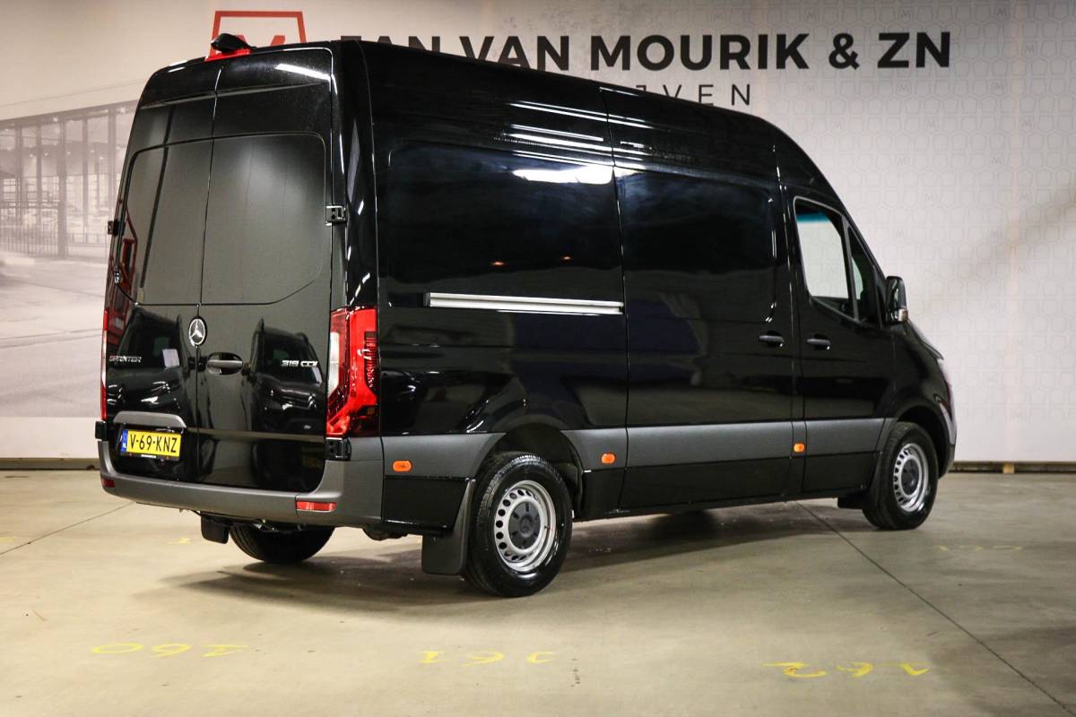 Mercedes-Benz Sprinter Mercedes-Benz Sprinter 319 1.9 CDI L2H2 | LED | AIRCO | CRUISE | DAB | CAMERA | EINDEJAARSAANBIEDING!!