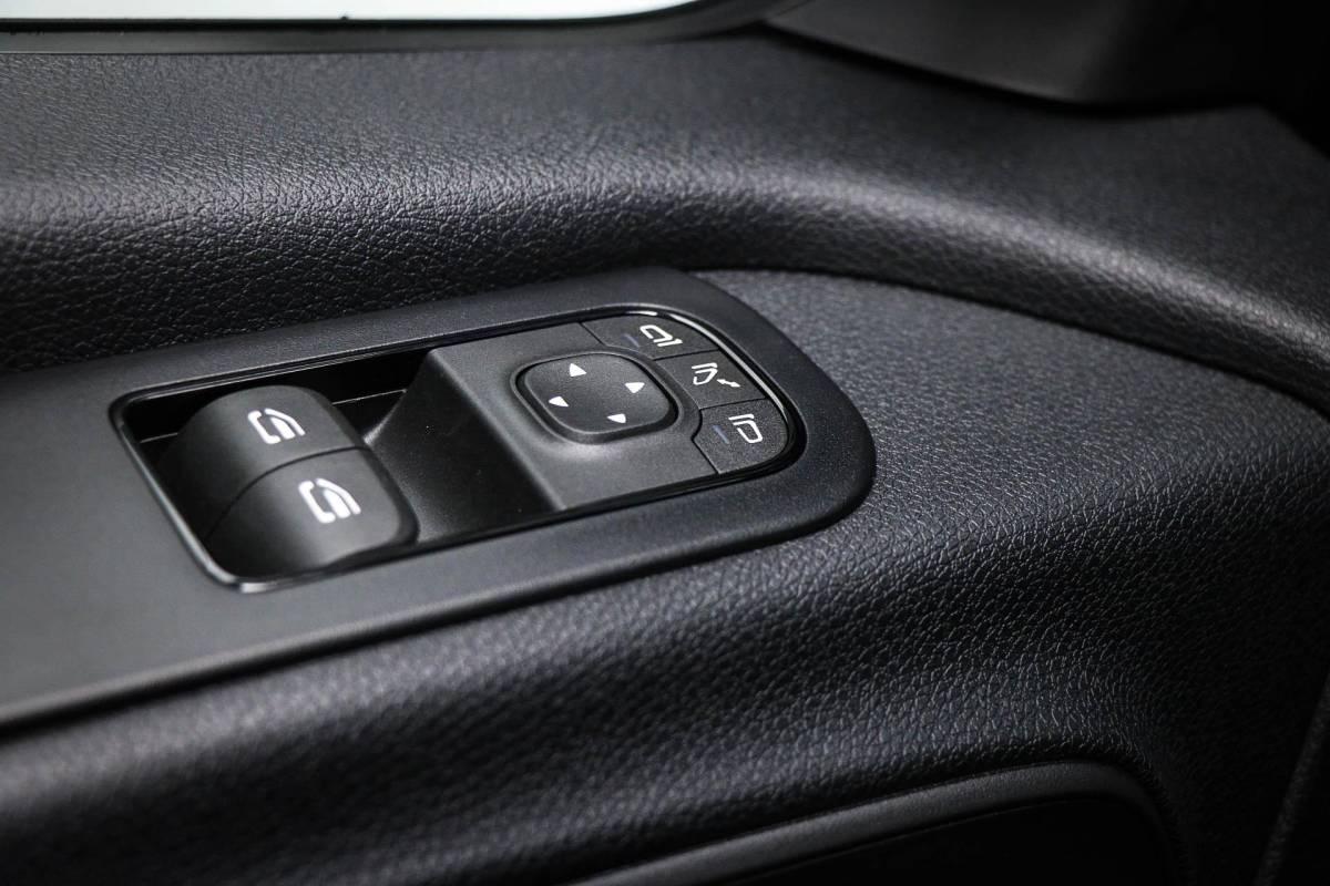 Mercedes-Benz Sprinter Mercedes-Benz Sprinter 319 1.9 CDI L2H2 | LED | AIRCO | CRUISE | DAB | CAMERA | EINDEJAARSAANBIEDING!!