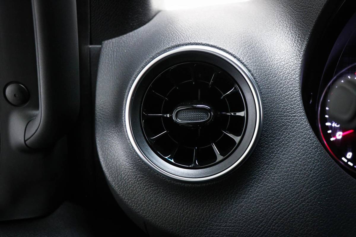 Mercedes-Benz Sprinter Mercedes-Benz Sprinter 319 1.9 CDI L2H2 | LED | AIRCO | CRUISE | DAB | CAMERA | EINDEJAARSAANBIEDING!!