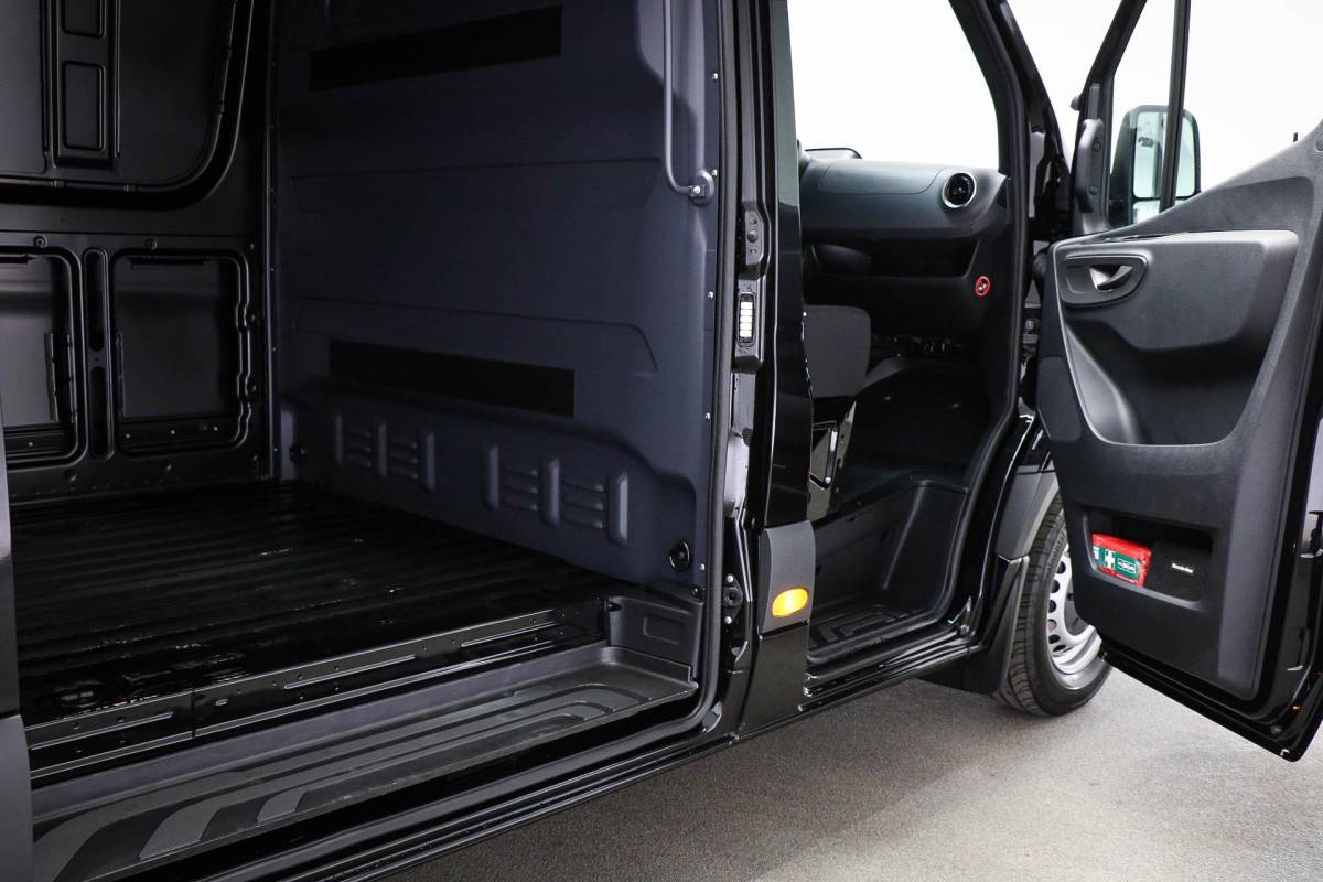 Mercedes-Benz Sprinter Mercedes-Benz Sprinter 319 1.9 CDI L2H2 | LED | AIRCO | CRUISE | DAB | CAMERA | EINDEJAARSAANBIEDING!!