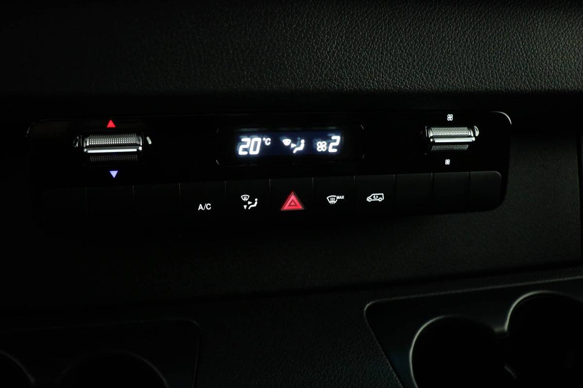 Mercedes-Benz Sprinter Mercedes-Benz Sprinter 319 1.9 CDI L2H2 | LED | AIRCO | CRUISE | DAB | CAMERA | EINDEJAARSAANBIEDING!!